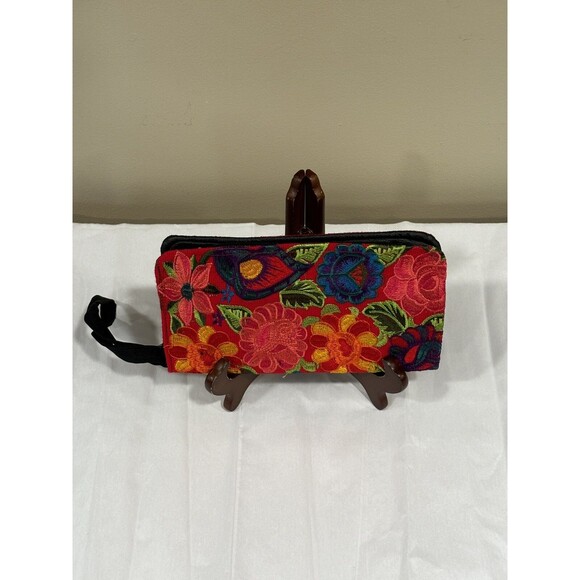 Red Mexican Floral Embroidered Wallet - Picture 2 of 3